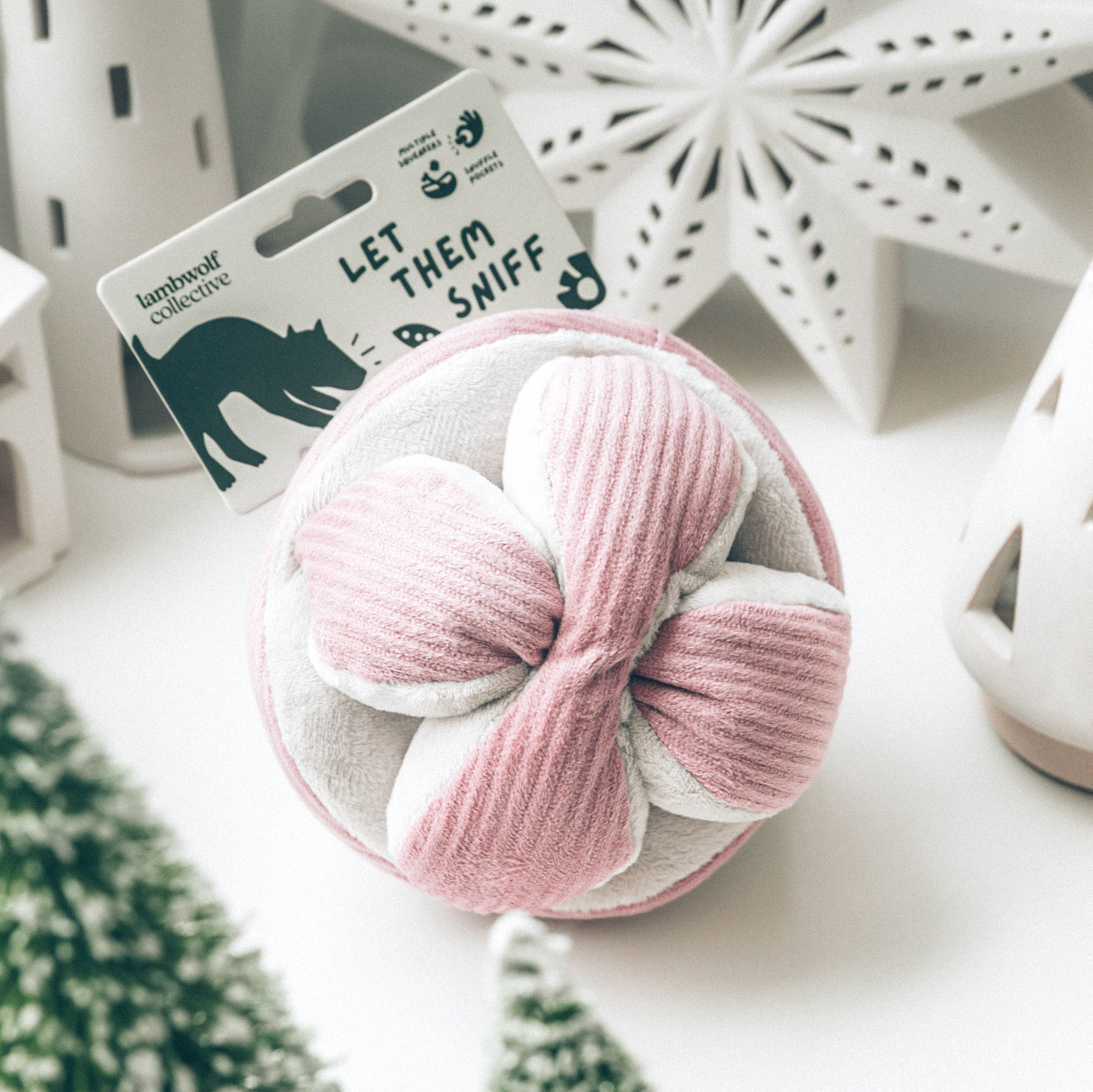 Monti Blush – Montessori Snuffle Ball for Dogs