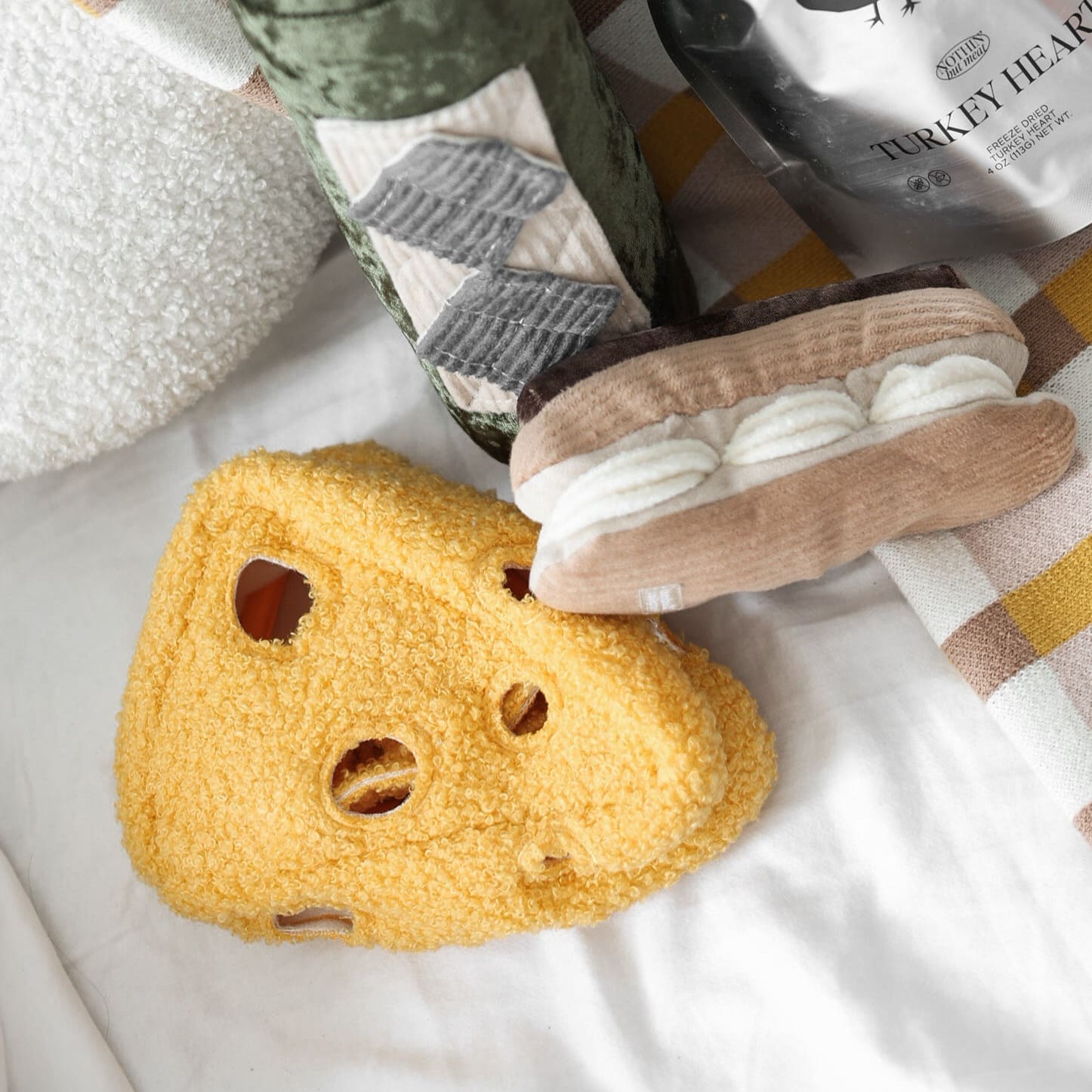 Fromage – Interactive Snuffle & Burrow Dog Toy
