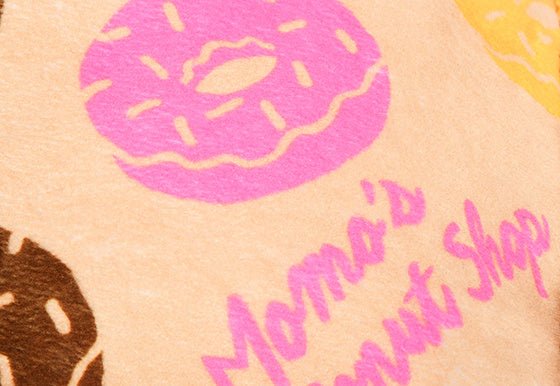 Donut pattern with &